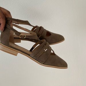 Journee Collection Jenny flat